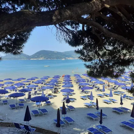 Il Mare Nel Bosco Con Terrazza Nella Natura, Vista Mare, E Isole Tatil Evi