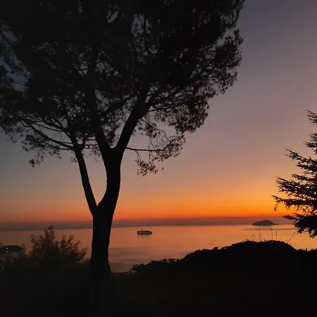 Il Mare Nel Bosco Con Terrazza Nella Natura, Vista Mare, E Isole Tatil Evi